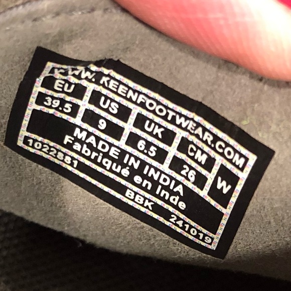 Keen Women's Gray Lace-Up Sneakers - Picture 2 of 9